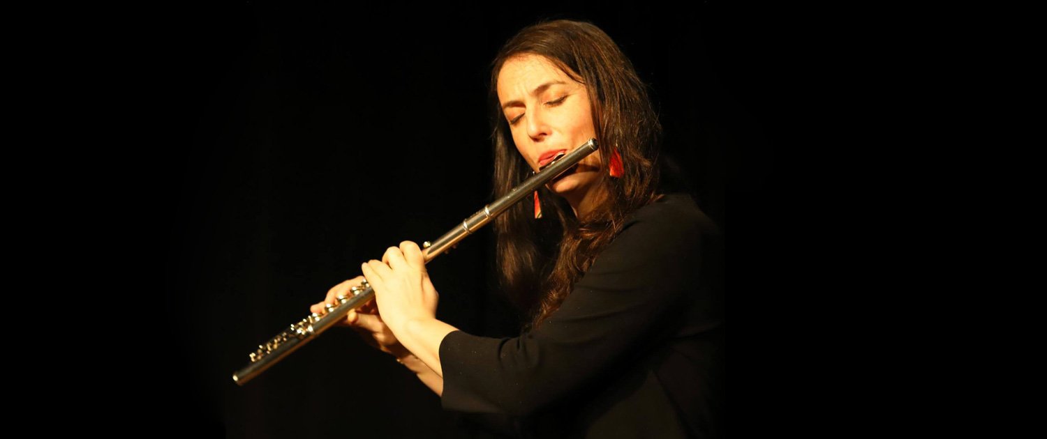 Ninon Valder à la flûte